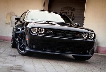 Dodge challenger 6.4 HEMI 22 000 km