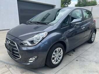 HYUNDAI iX20 1.4i 66 KW 1.MAJITEL PARK.S.VYHŘ.SEDADLA+VOLANT