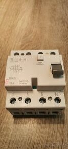 Proudovy chránič 25A