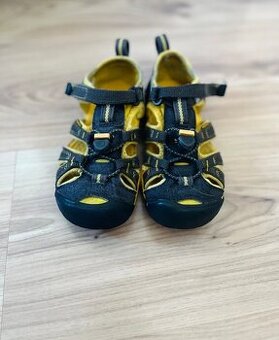 Sandály Keen CNX, vel. 30 (18,5 cm)