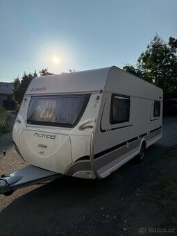 Dethleffs Nomad - předstan, sprcha