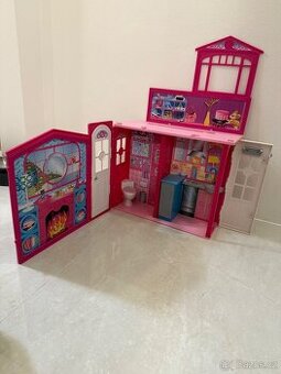 Rozkládací domeček pro Barbie