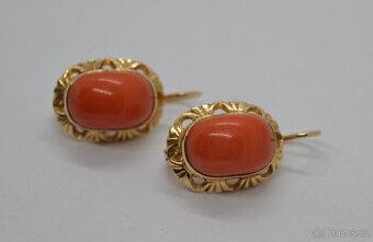 Zlaté náušnice s KORÁLEM