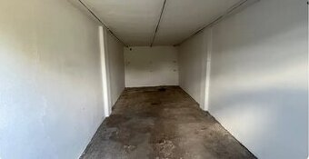 Zděná garáž v Čakovicích