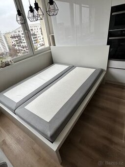 Bílá postel 160x200 ikea Malm
