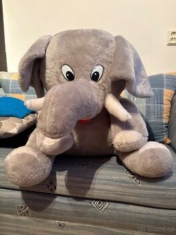 Prodám plyšového slona , pěkný, výborný stav, výška cca 55cm