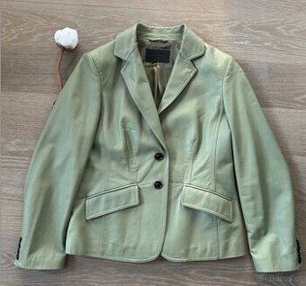 Krasná kožená bunda  Bruno Magli, L