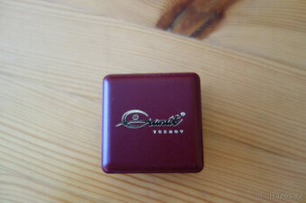 Stříbrný andělíček s granáty