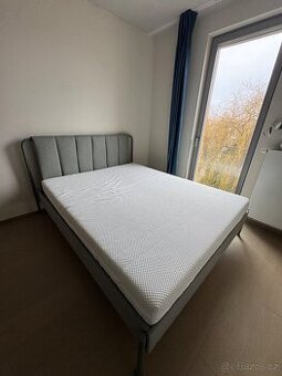 Postel a matrace IKEA 160x200