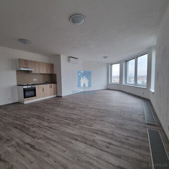 Pronájem prostorného bytu 2+KK s terasou Plzeň - Slovany, ul