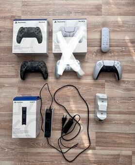 Ovladač Dualsense a nabíječky PS5