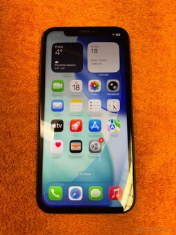 Apple iPhone 11 - 128GB v top stavu s novou baterií