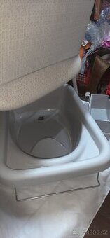 Přebalovací pult z vaničkou  CHICCO