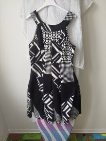 Společenské šaty černobílé 44