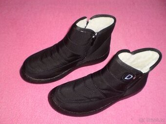 boty dámské - oteplené - vel. 40,5 stélka 26 cm, ++nové++