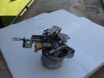 Prodám karburátor do sněžné frézy