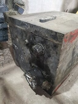 Hydraulická nádrž lesovůz