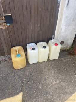 25L pastové kanystry