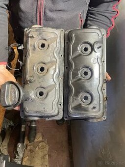 Ventilové víka a sací potrubí Audi A6 C5