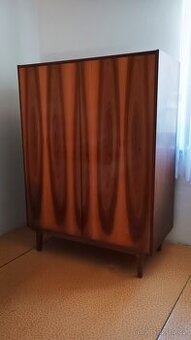 Retro nábytek - dvoudílna skříň