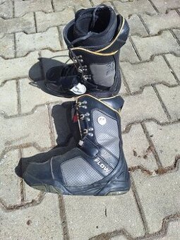 Snowboardové boty vel 38