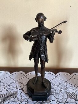 Bronzová socha – Mladý Mozart / Houslista v dobovém oděvu, v