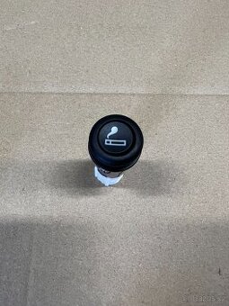 Zapalovač cigaret se zásuvkou Škoda Superb