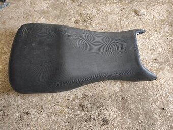 Goes 550 cobalt sedadlo.