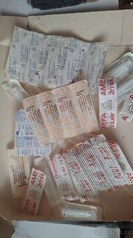 Injekční stříkačky, asi 40 let staré