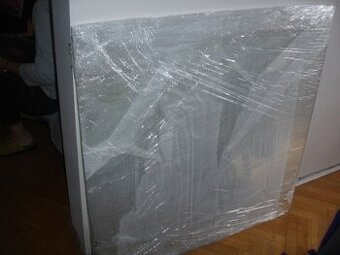 sklo ke kamnům nebo krbu