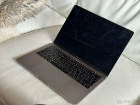 MacBook Pro 13" 2017 - top - šasi s klávesnici nefunkční