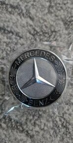 Znak Na kapotu Mercedes