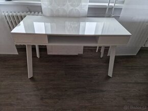 Prodám toaletní/pracovní stůl