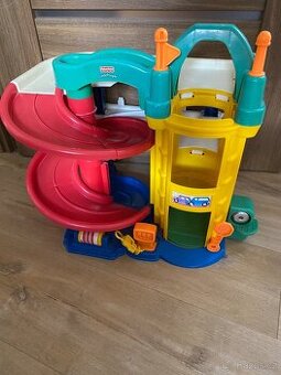Garaz na auticka Fisher Price