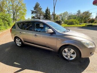 Prodám Kia Ceed 1.6 CRDi, 85 kW, r.v. 2006 – spolehlivý dies