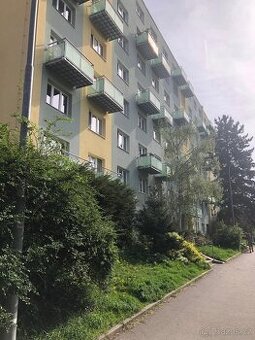 3+1 v Černých Polích, nám.SNP s balkónem