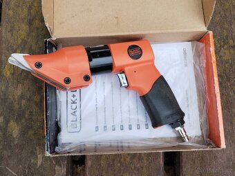 Pneumatické nůžky Black & Decker