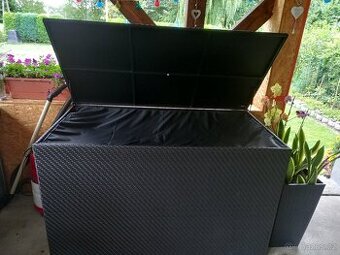 Ratanový box velký.
