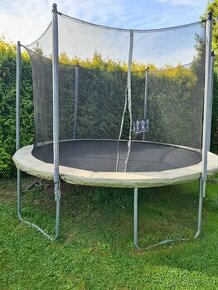 Trampolína
