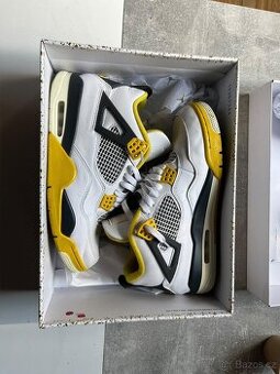 Jordan 4 Vivid Sulfur