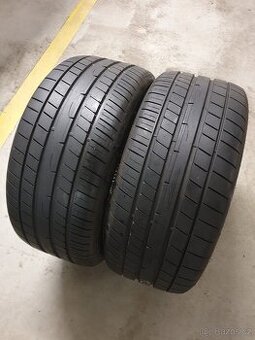 Dvojrozměrné letní pneu Dunlop 255/45 R20 285/40 R20