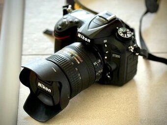 Nikon D7200 + objektivy a příslušenství (jen 5000 snímků)