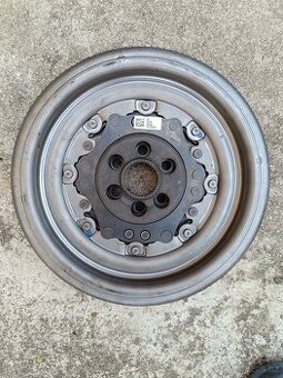 03C105266F Nový Setrvačník na TDI / TSI motory VW Koncern
