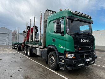 Lesovůz Scania G450 6x4 + přívěs Doll (HR Palfinger)