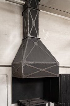 Kovářský dýmník s komínem