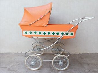 Retro kočárek pro panenky