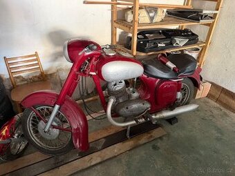 Jawa 250/353 po starší renovaci, pojízdná