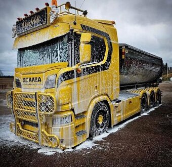 Koupím tahač s hydraulikou