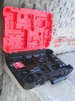 Kufr na naradi milwaukee M18 od vrtacky a razaku