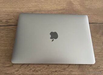 MacBook 12, Early 2016, kosmeticky top; Apple